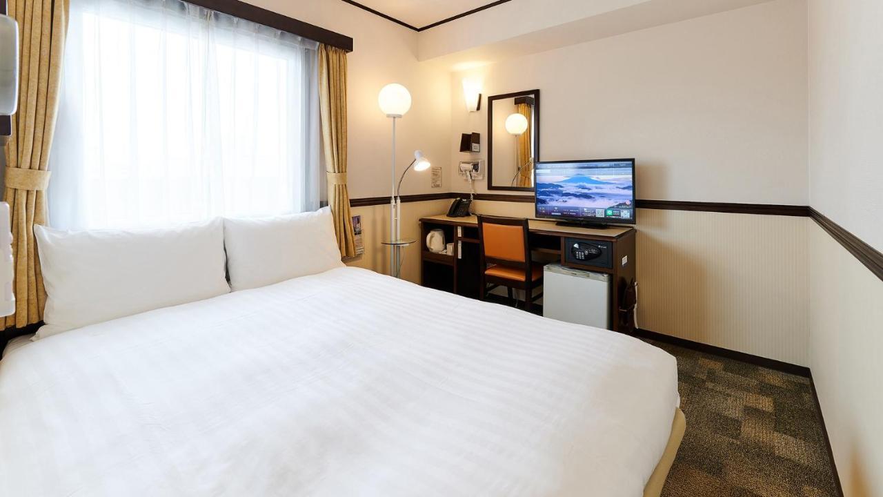 Toyoko Inn Osaka Itami Airport Тоёнака Экстерьер фото