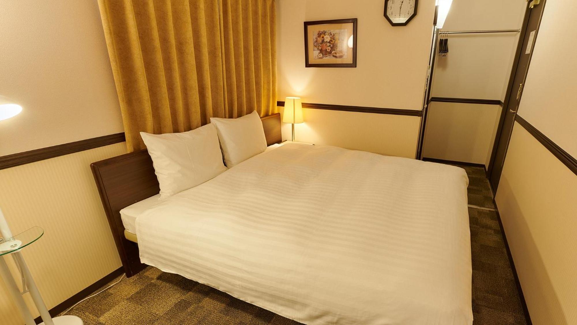 Toyoko Inn Osaka Itami Airport Тоёнака Номер фото