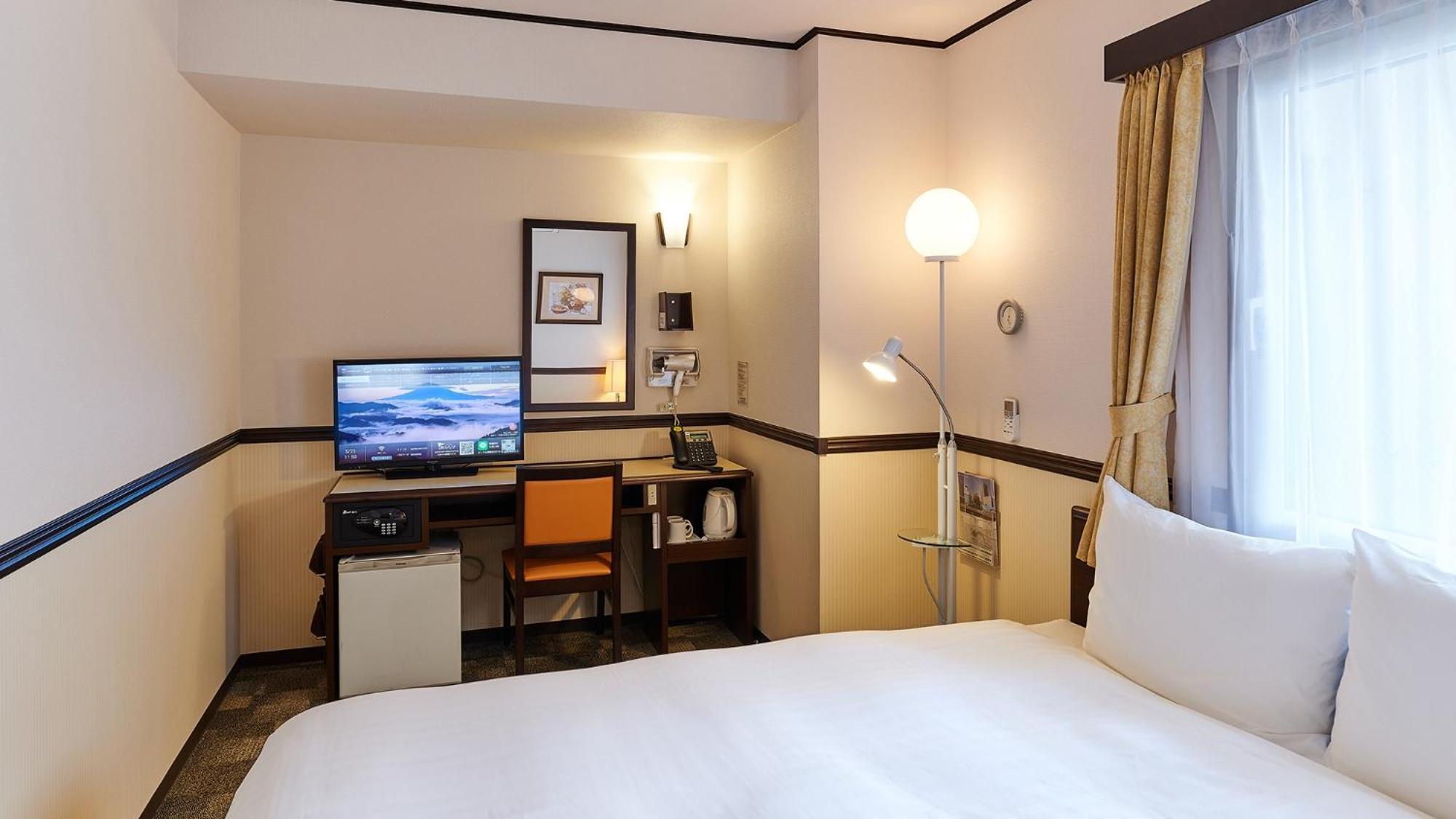 Toyoko Inn Osaka Itami Airport Тоёнака Номер фото