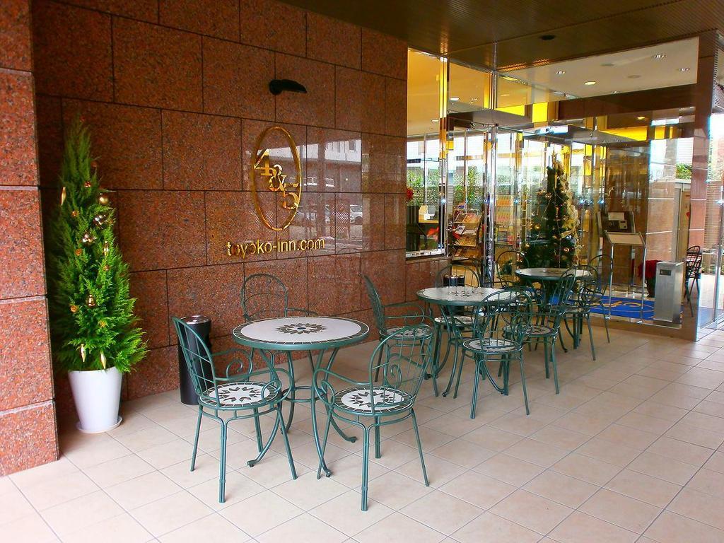 Toyoko Inn Osaka Itami Airport Тоёнака Экстерьер фото