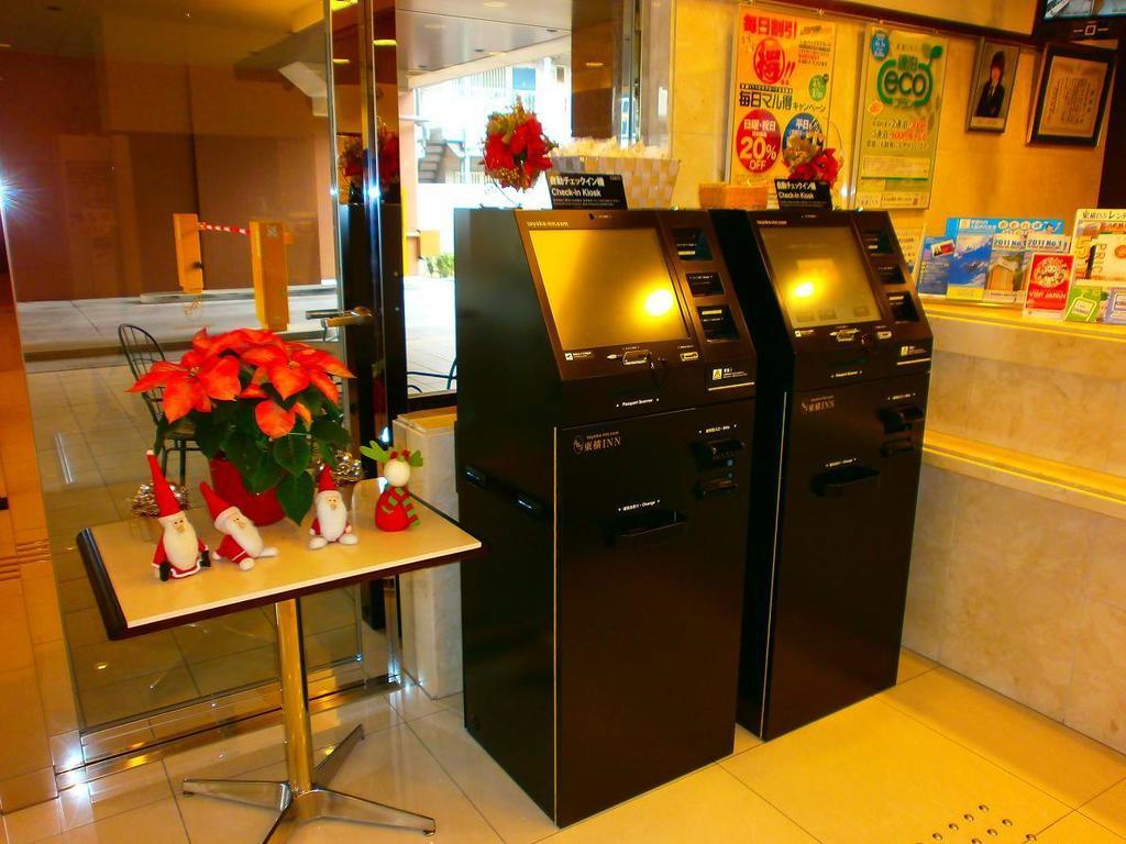 Toyoko Inn Osaka Itami Airport Тоёнака Экстерьер фото