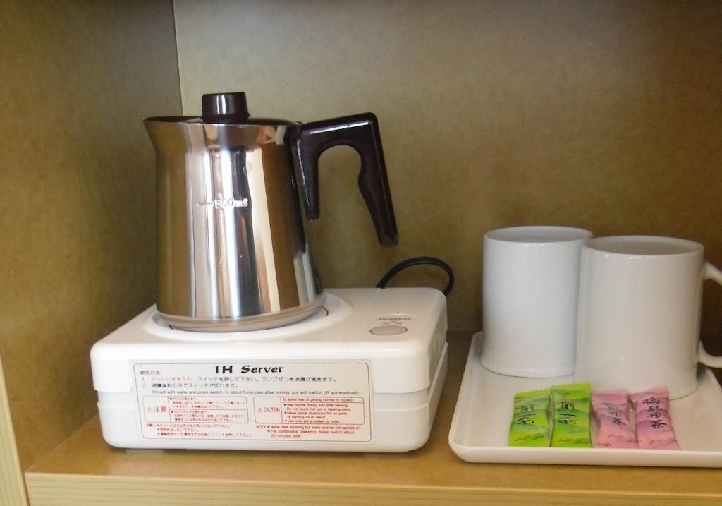 Toyoko Inn Osaka Itami Airport Тоёнака Экстерьер фото